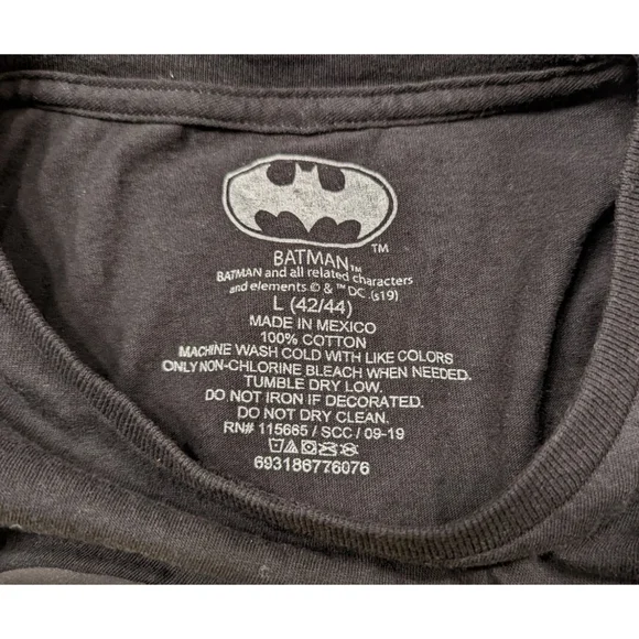 Batman Shirt Mens Large Tshirt Black Graphic Tee, Comics - Picture 3 of 3